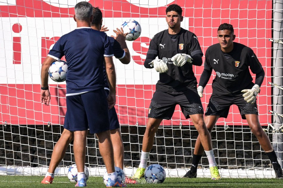 多次在逆境 多次在逆境